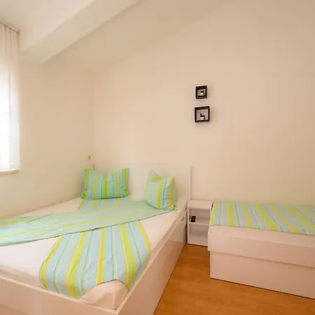 Topaz Gradac (Split-Dalmatia)